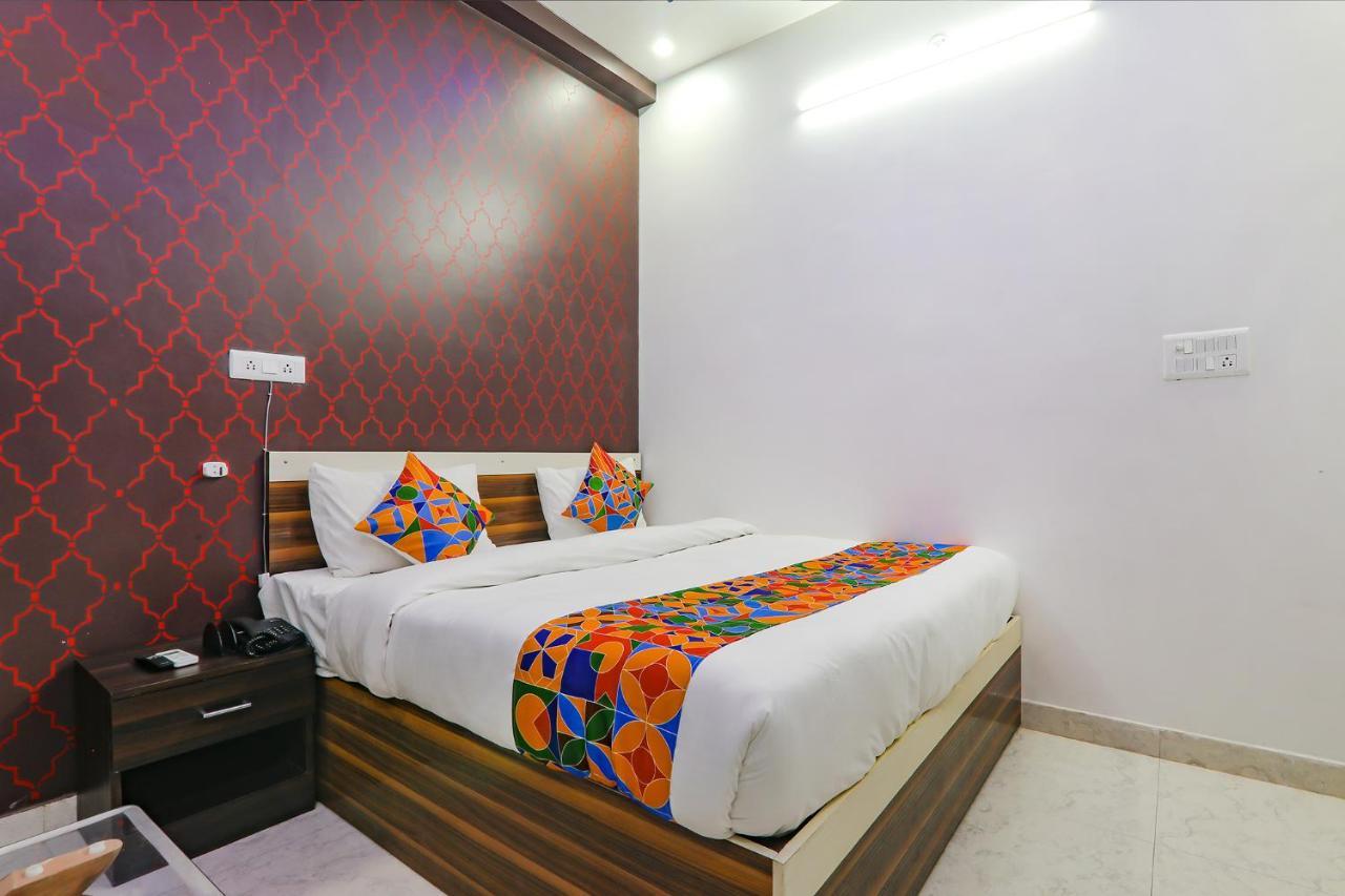Fabexpress Ss Grand Hotel Banthra Sikandarpur Exterior foto