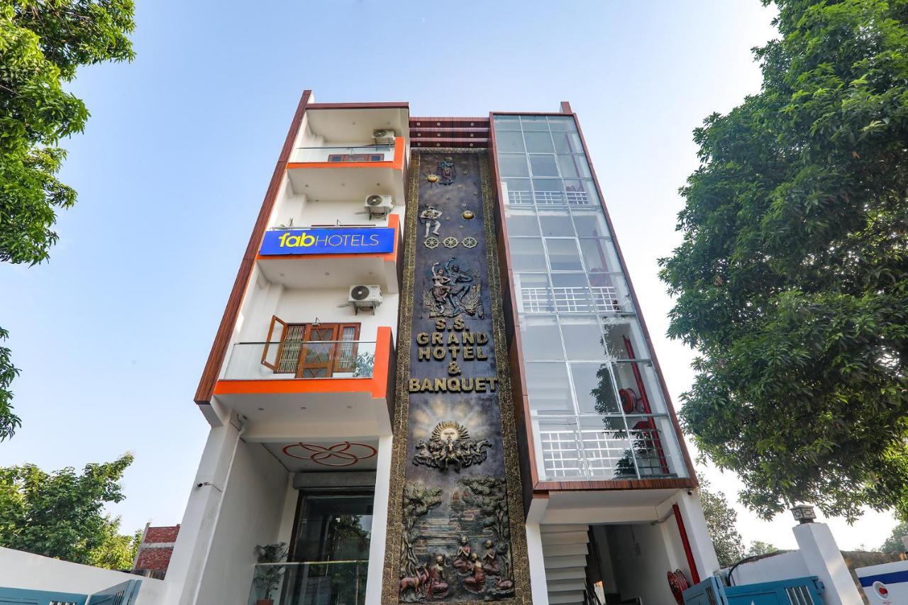 Fabexpress Ss Grand Hotel Banthra Sikandarpur Exterior foto